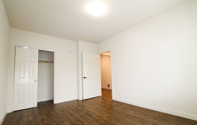 2 beds, 1 bath, $3,295, Unit Stranda Apartments - 2Bedroom 2027 - 2028