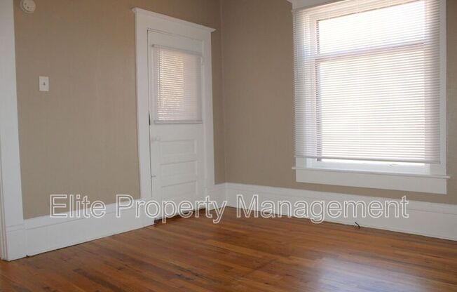 322 W ROUTT AVE