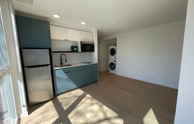 Studio, 1 bath, 241 sqft, $1,525, Unit 506
