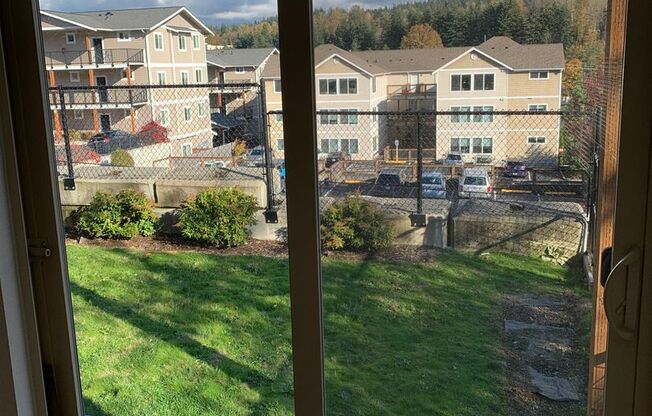 3 beds, 2 baths, 1,434 sqft, $2,450, Unit B110