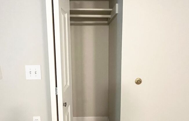1 bed, 1 bath, 480 sqft, $1,395, Unit 213