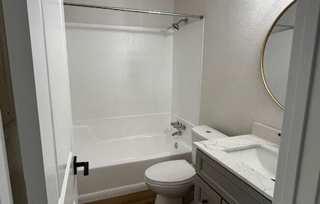 2 beds, 2 baths, 950 sqft, $2,175, Unit 18