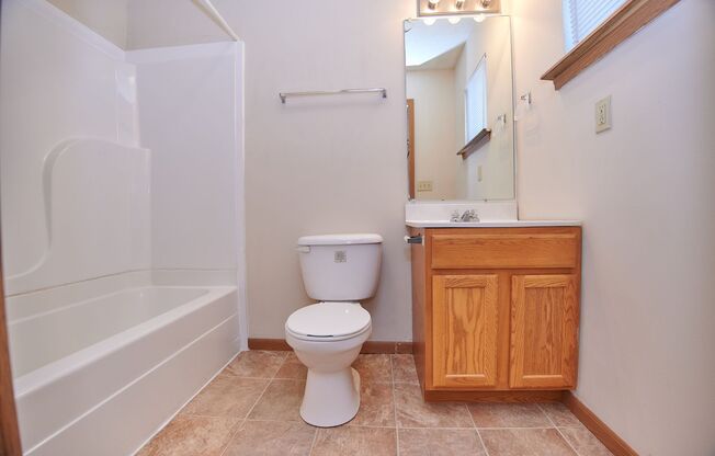 1 bed, 1 bath, 650 sqft, $865, Unit 836