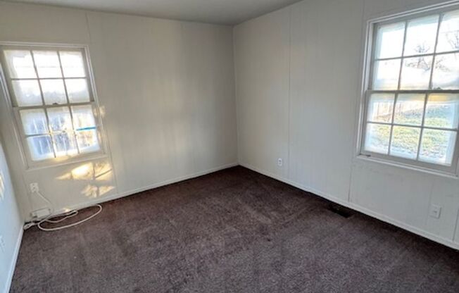 3 beds, 1 bath, $845