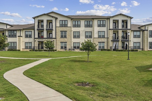Enclave Falcon Pointe Apartments in Pflugerville