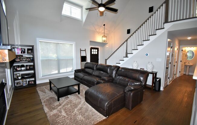 4 Bedroom 2 1/2 Bath Home For Rent in Gate Community!