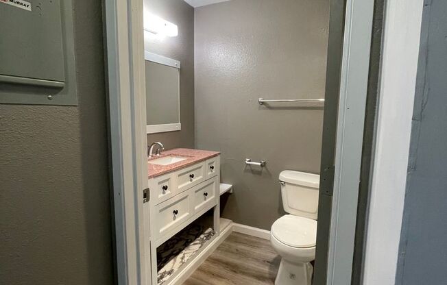Studio, 1 bath, $800, Unit 53