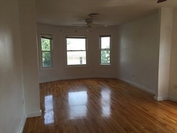 3 beds, 1 bath, 1,150 sqft, $1,995, Unit 3