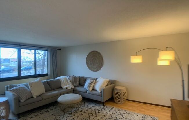 2 beds, 2 baths, $1,395, Unit #133