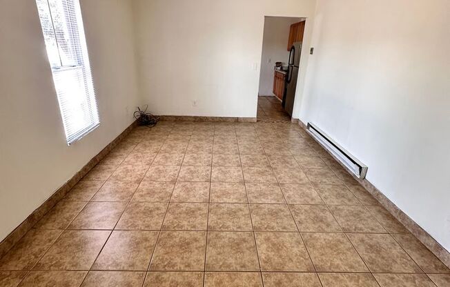 1002 Edith Blvd. SE