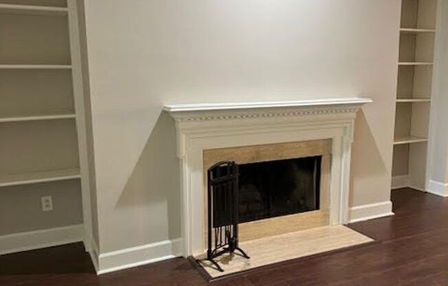 Spacious 2BR/2BA Green Hills Condo – Prime Location, Fully Equipped!