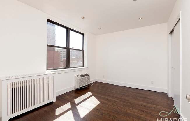 1 bed, 1 bath, $5,500, Unit 5A