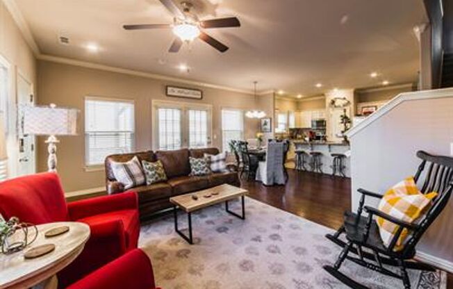 FURNISHED home in West Fayetteville. 6 month leases available.