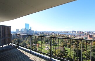 1 bed, 1 bath, 725 sqft, $3,600, Unit 25K