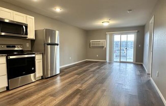 3 beds, 2 baths, 1,225 sqft, $1,695, Unit 118