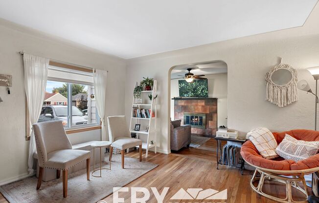 Cozy Ranch in Prime Location With A Large Private Back Yard