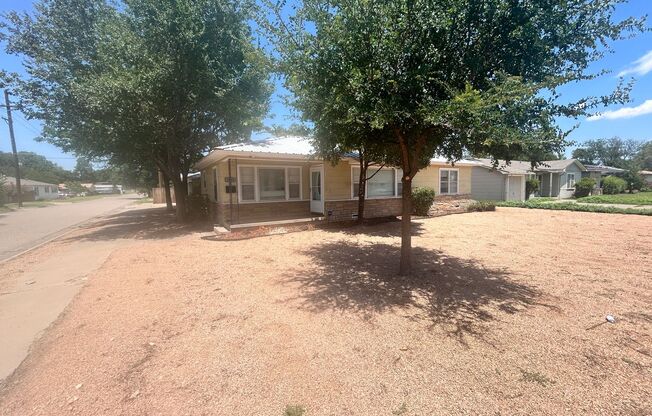 3 bed 1 bath Pre-Leasing