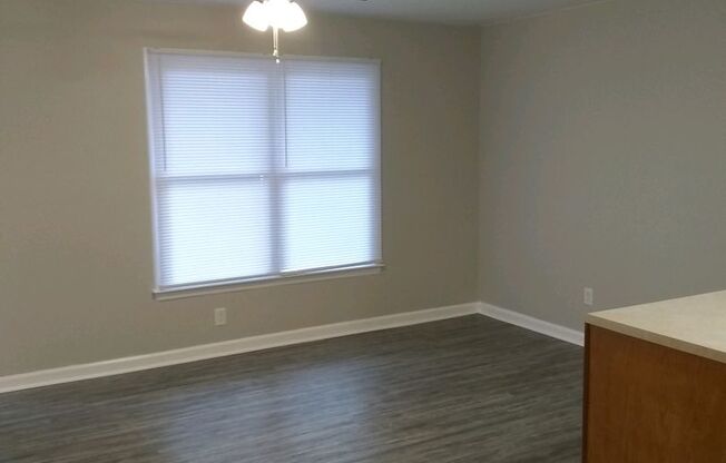 $1000 monthly, 1 bedroom, 1 bathroom