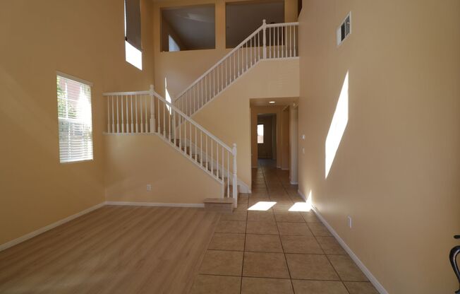 Santa Clarita Home for Lease!