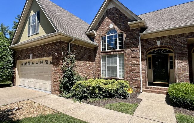 4BR 2.5BA Executive Townhome Near MTSU, FREE Lawn Care!