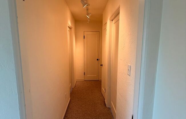 2 beds, 1 bath, 695 sqft, $1,595, Unit 711 - 3