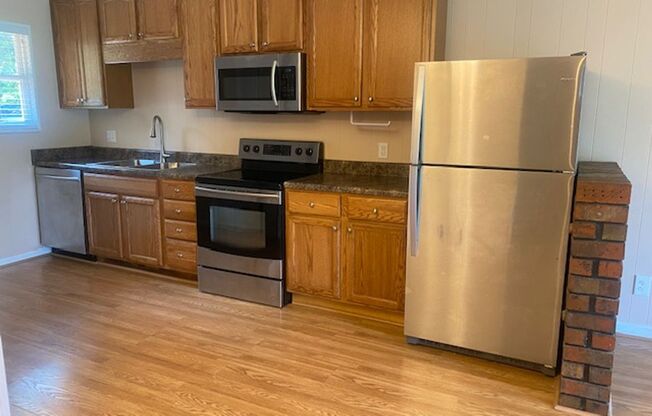 2 beds, 1 bath, $1,200