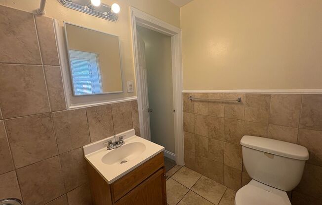 2 beds, 1 bath, $1,150, Unit 2605B