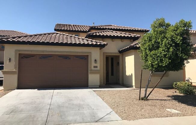 Exquisite Chandler 4 bed 3 bath home with Community Pool!!