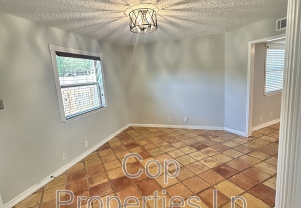 8573 Echo Creek Ln