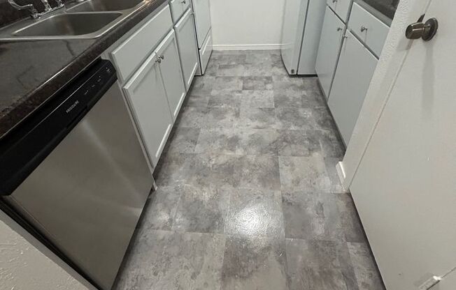 2 beds, 2 baths, 926 sqft, $1,150, Unit 415-231