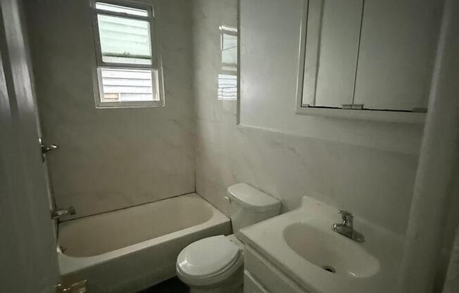 34 VAN CORTLANDT PARK AVE