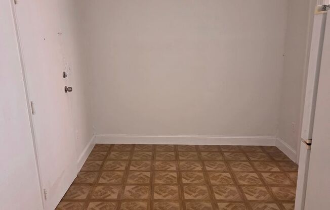 879 Spanish Apts/Brick Seven