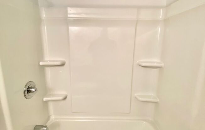 2 beds, 1 bath, 850 sqft, $1,295, Unit 901