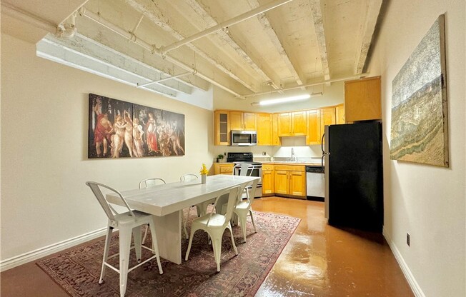 1 bed, 1 bath, 670 sqft, $1,900, Unit 1009