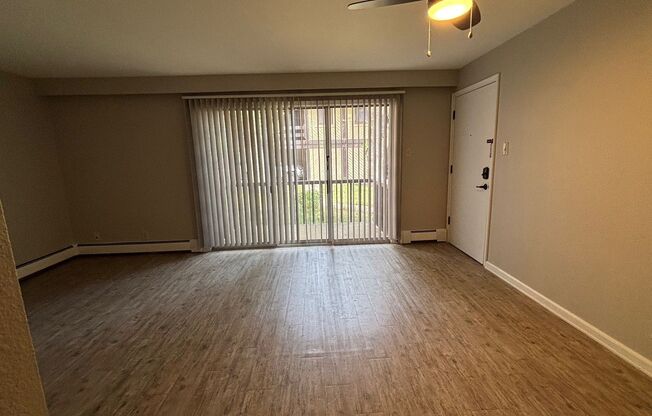 2 beds, 1 bath, 750 sqft, $1,750, Unit 12