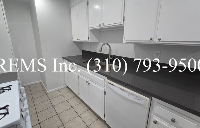 2 beds, 1.5 baths, 915 sqft, $2,195, Unit C