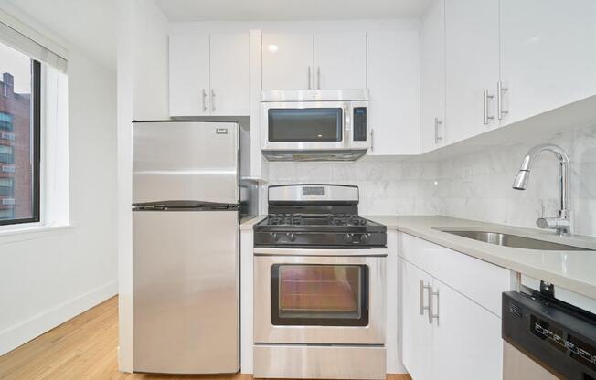 2 beds, 1 bath, $4,500, Unit 6B