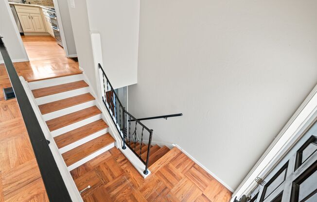Coastal Charm in Linda Mar - Spacious Home w/ Bonus Room + Large Backyard!