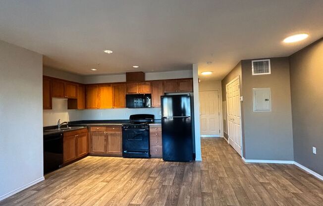 Studio, 1 bath, 580 sqft, $1,650, Unit 6-D