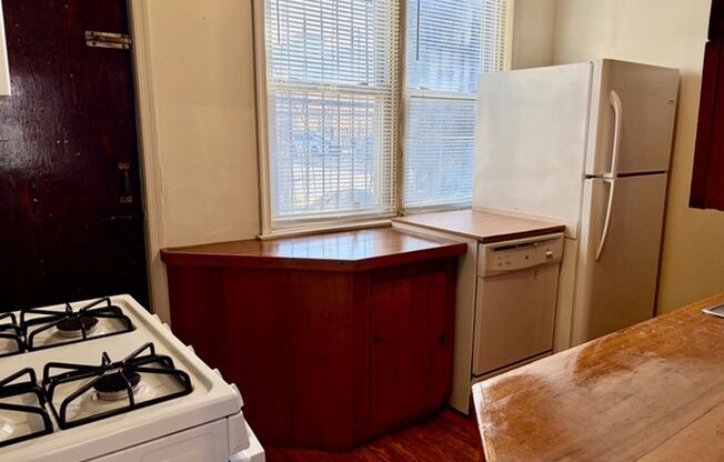Charming Three-Story 5bd/3bth