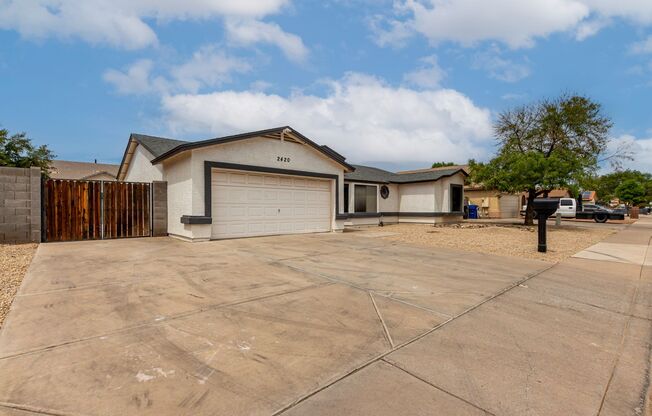 Charming 4 bed, 2 bath home in Mesa!