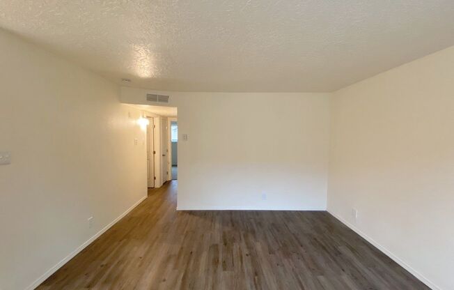 2 beds, 1 bath, 825 sqft, $1,200, Unit Unit 3