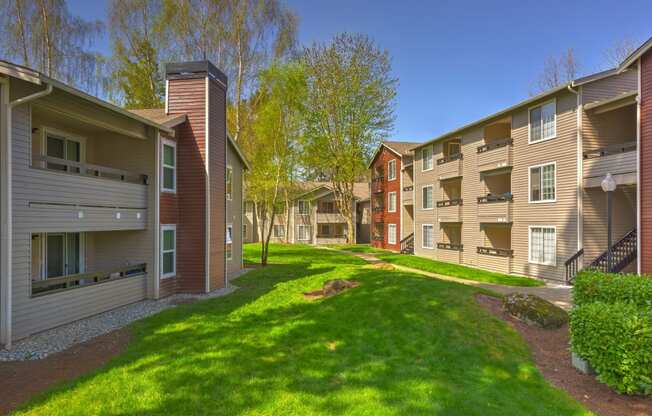 Fulton's Crossing and Landing Apartments exterior