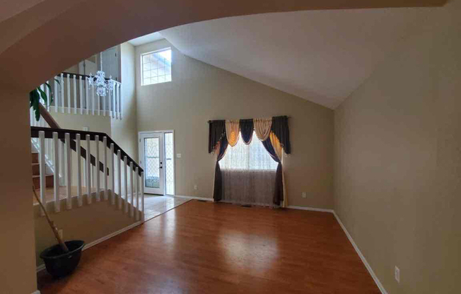 4645 E 135 AVE