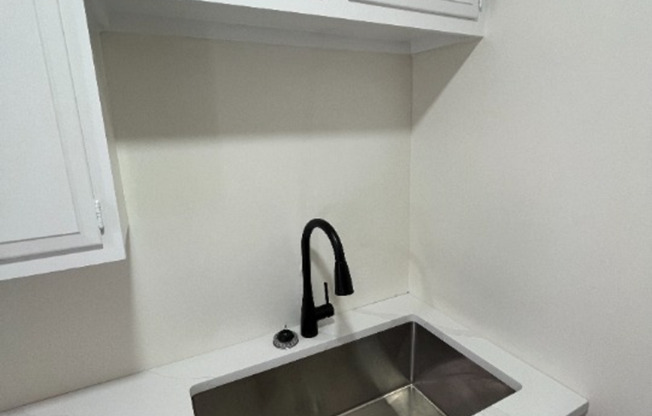 Studio, 1 bath, 400 sqft, $1,200, Unit 102