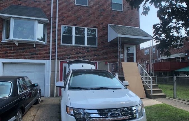 Newer & Modern 3 Bed., 1.5 Bath Home w/W/D, Driveway, Yard & more!