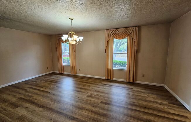 3-Bedroom Home in Prime Hurst Location – Move-In Ready!