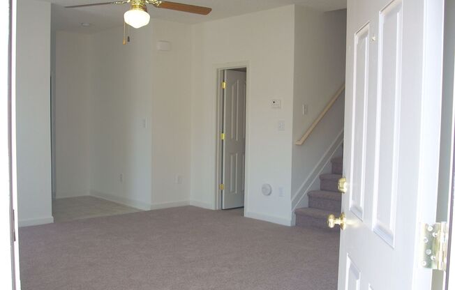 1353SF 2BR 2.5BA w/garage