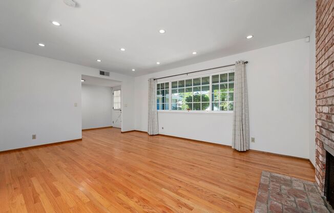 5 bed/2.5 bath single family home in W. San Jose!