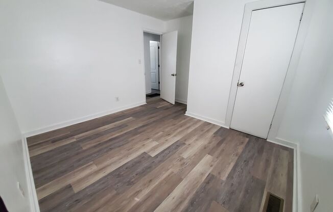 2 beds, 1 bath, $1,100